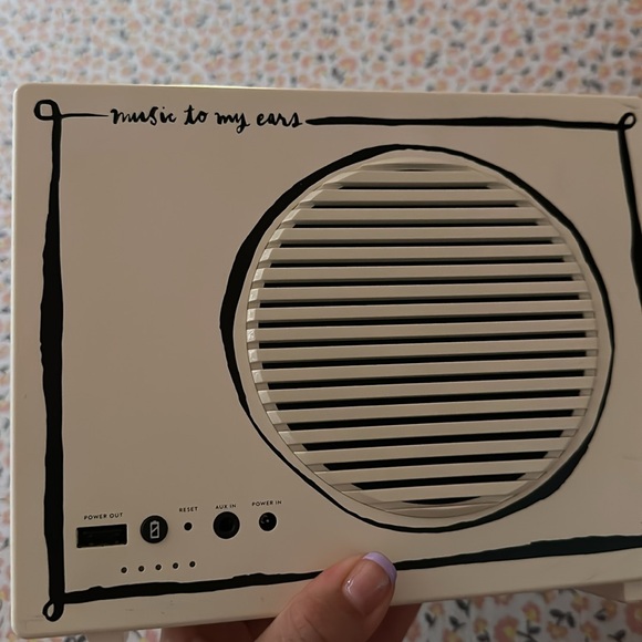 Kate spade ♠️ speaker - Picture 10 of 10